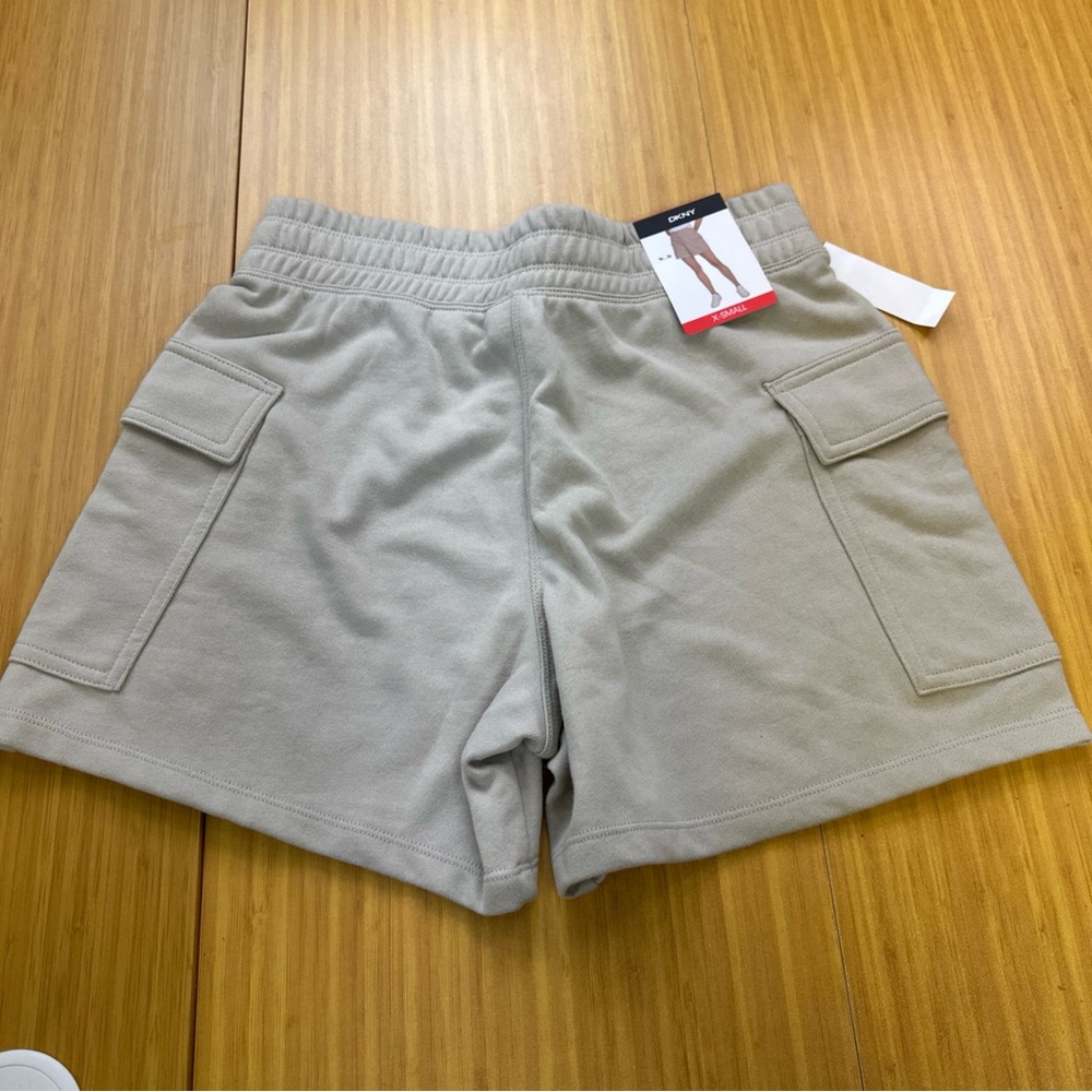 DKNY Women's French Terry Classic Fit Ultra-Soft Cargo Short XS Cream Beige